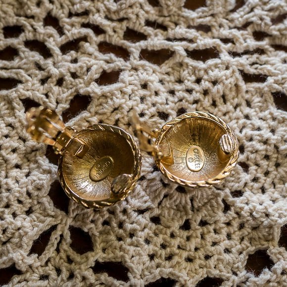 Vintage Designer Gold Tone Earrings - Picture 8 of 9